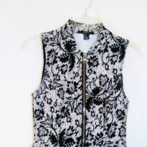 FOREVER 21~Dress~Womens Size S~Full Zipper Sleevless~Black/Beige Floral~Stretch